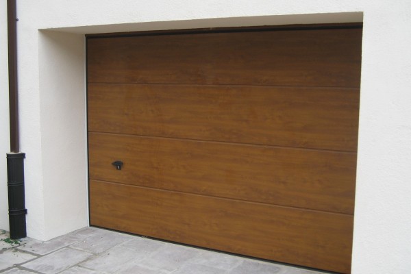 Puerta de garaje - Montajes Carral