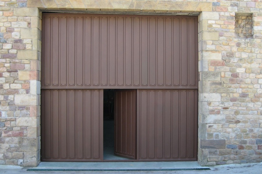 Puerta de garaje - Montajes Carral