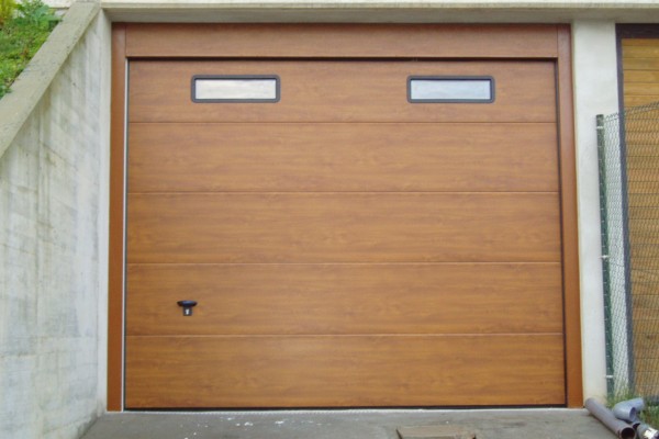 Puerta de garaje - Montajes Carral