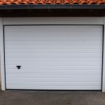 Puerta seccional garaje blanca
